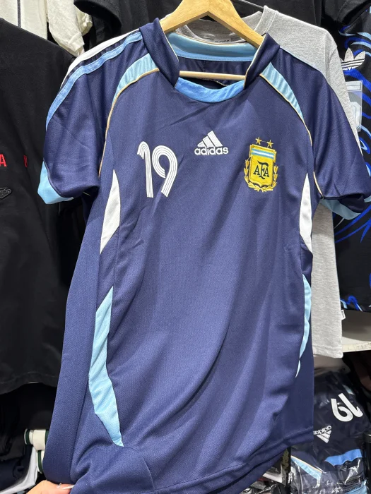 Camiseta Retro 19 Messi