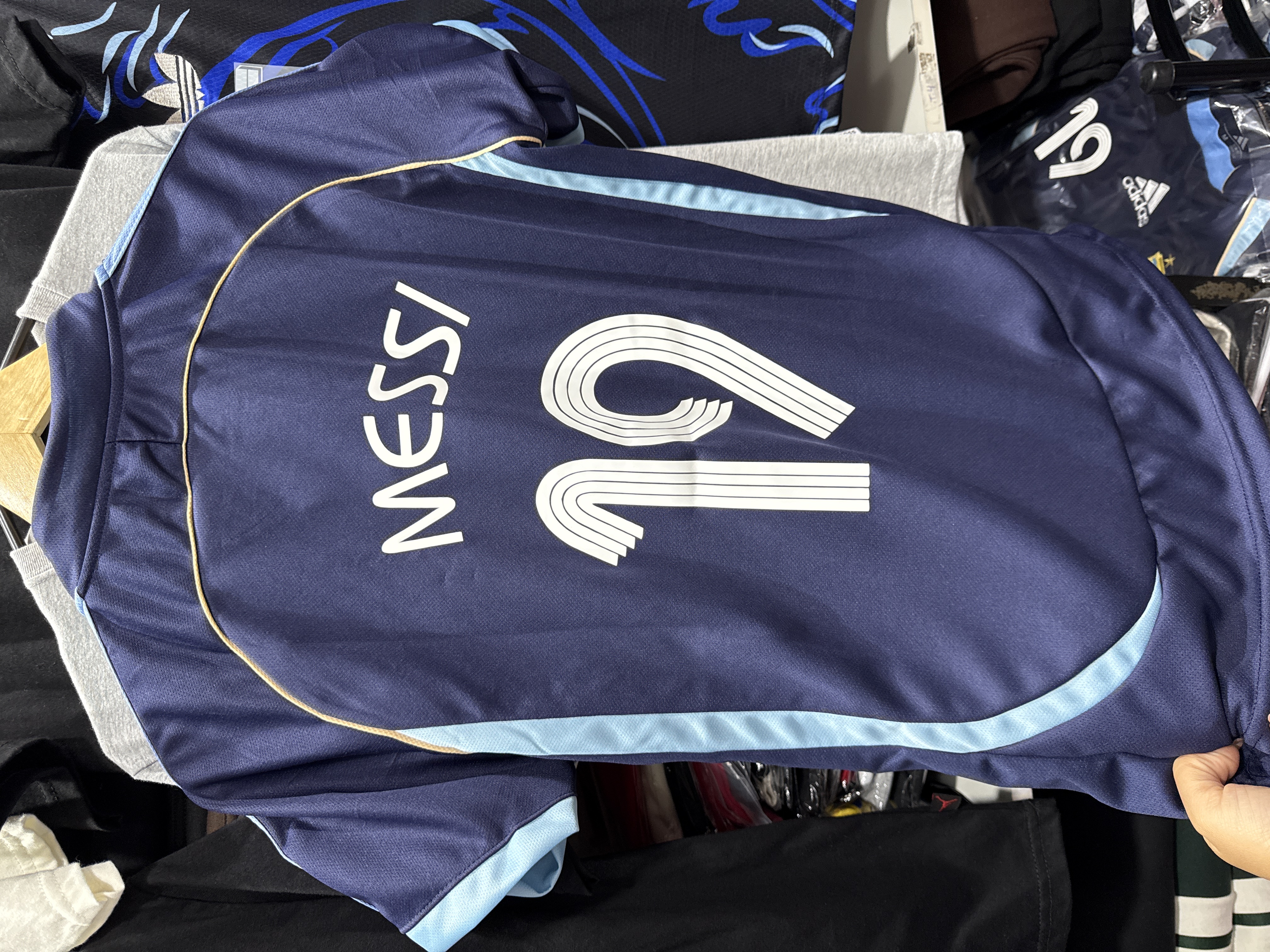 Camiseta Retro 19 Messi - image.jpg