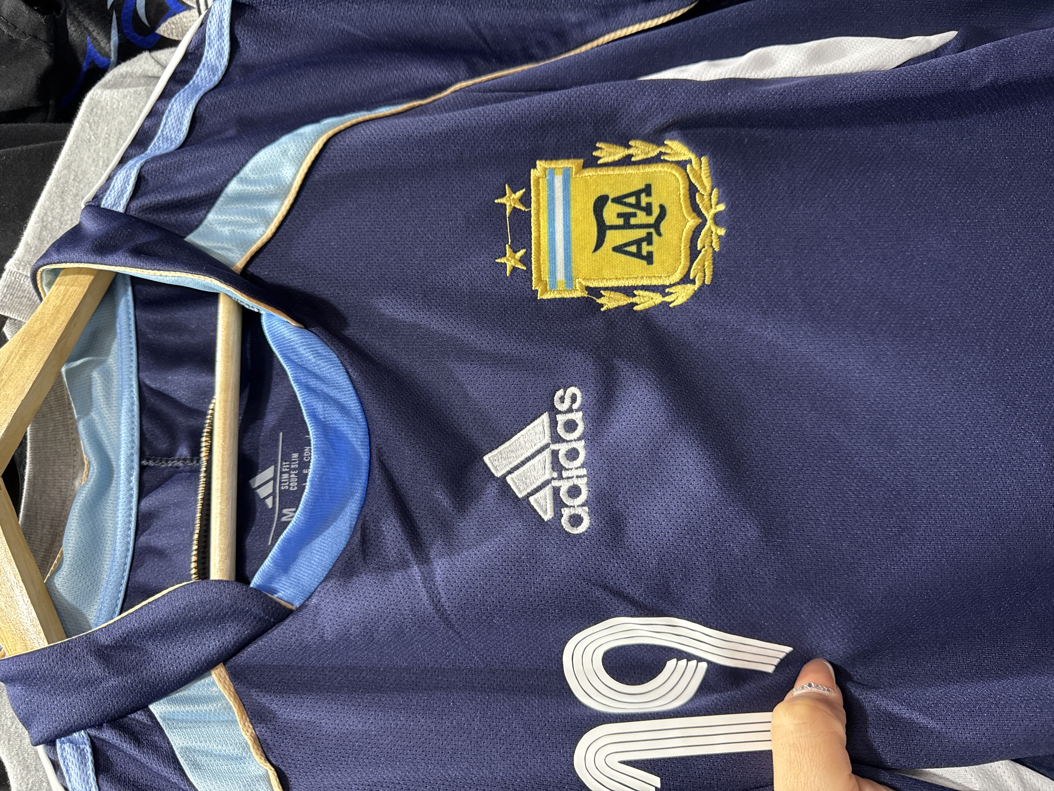 Camiseta Retro 19 Messi - image.jpg