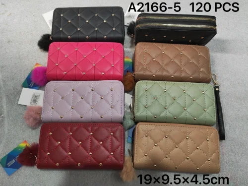 Billetera Doble Grande Tachas