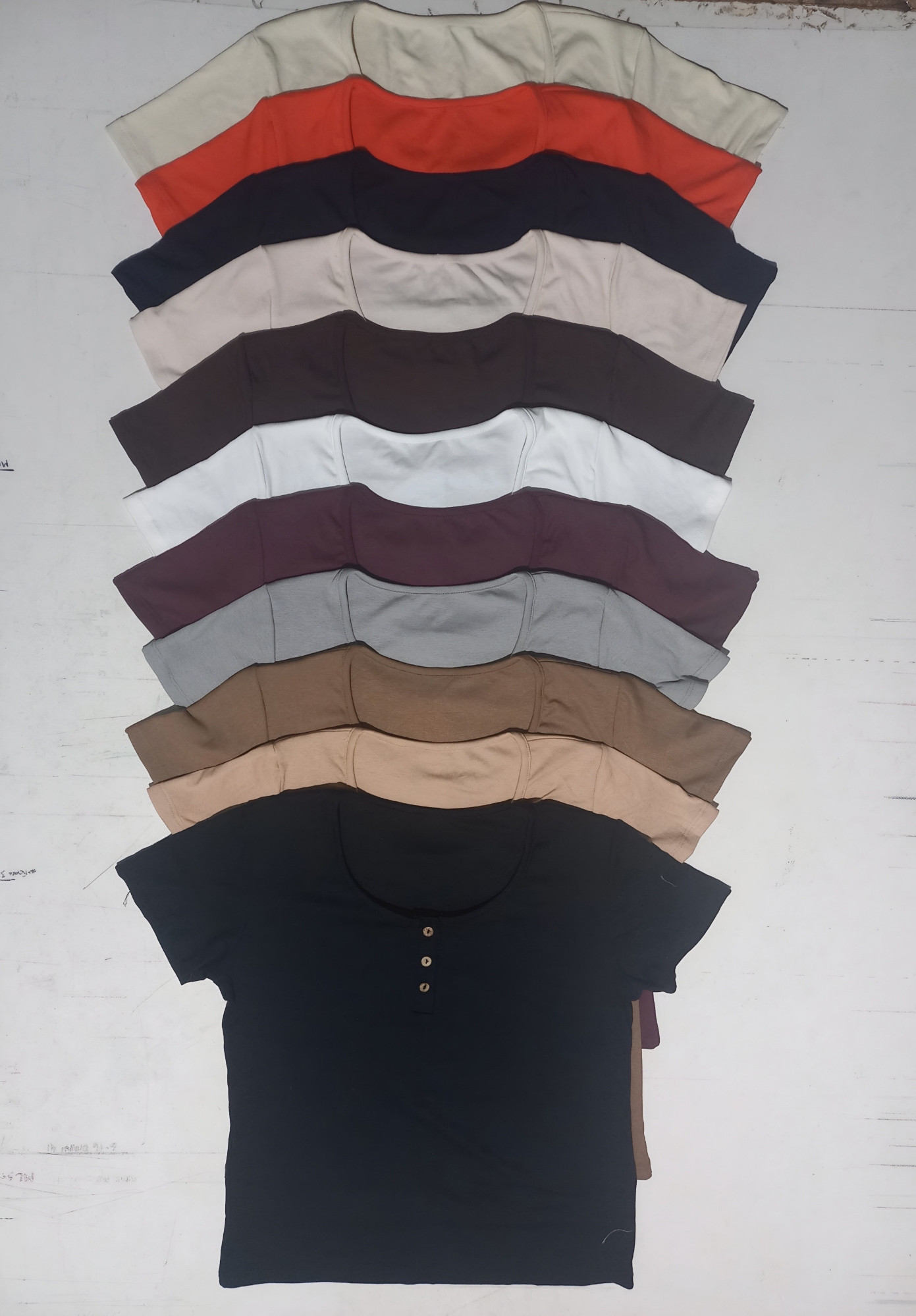 Remera con Boton - Imagen 3
