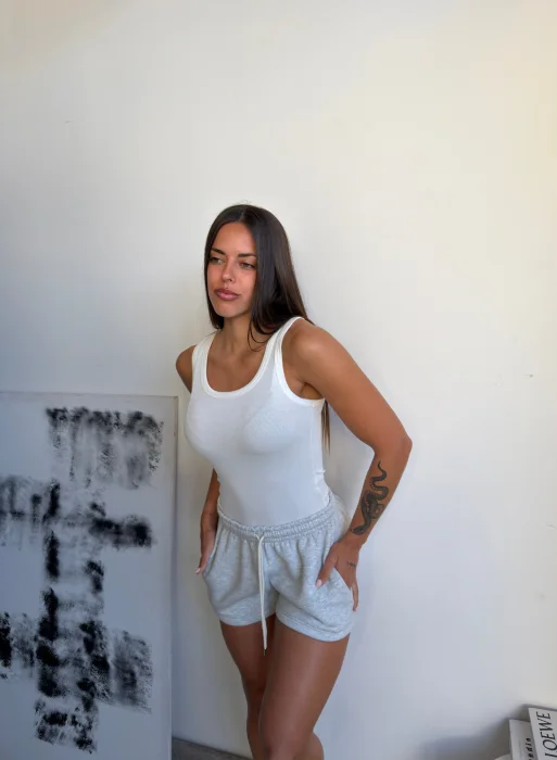 Musculosa Mora