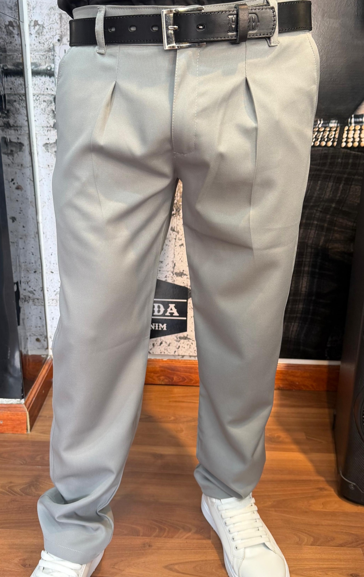 Pantalón Sastrero con Pinza. - Imagen 3