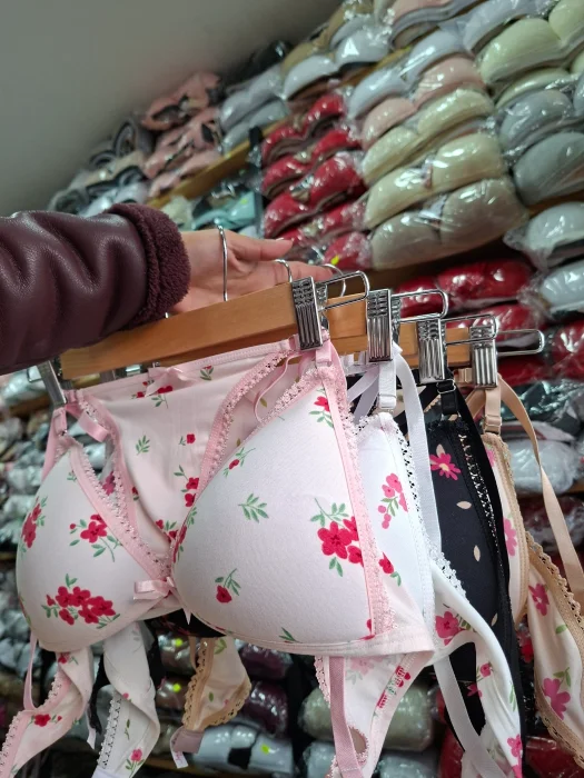 Conjunto Triangular Floreado