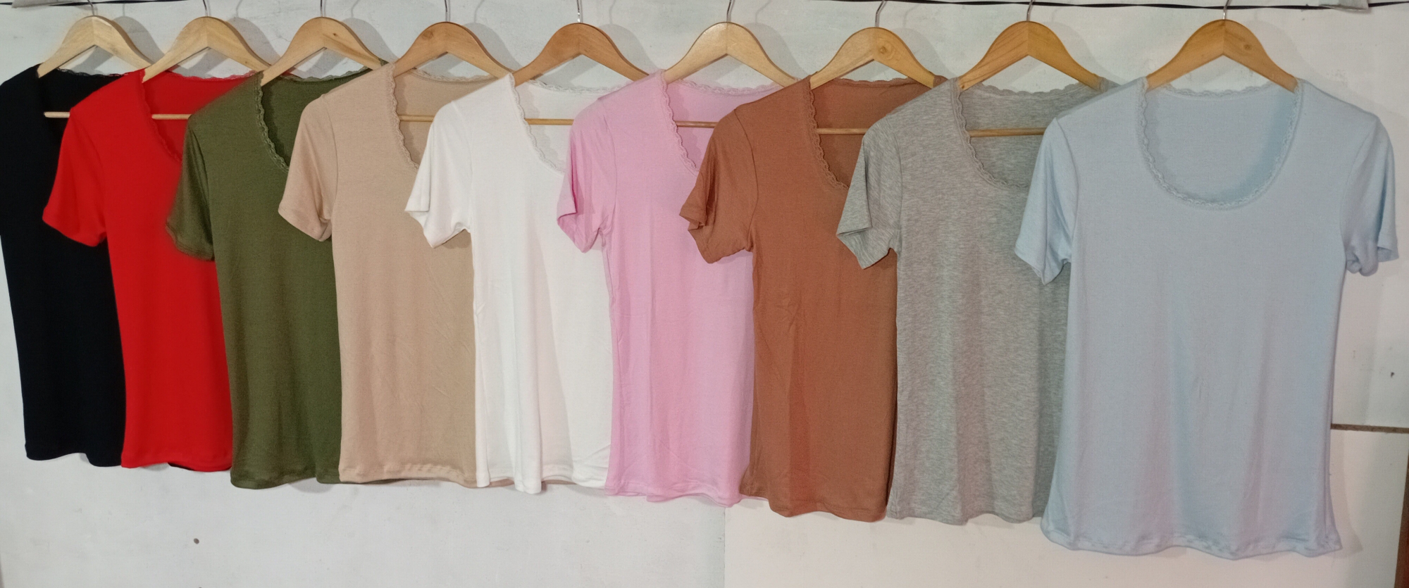 Remera Rib Morley Viscosa Talle Unico con Puntilla ..cuello en V y Cuello Redondo - Imagen 2