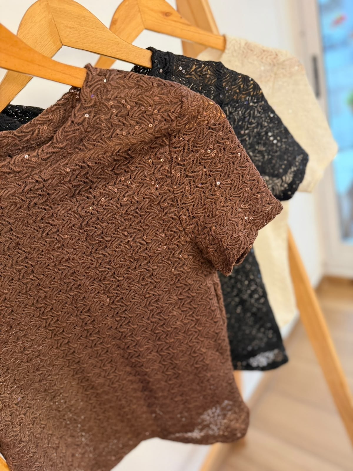 Remera de Encaje con Lentejuelas Roon - Imagen 2