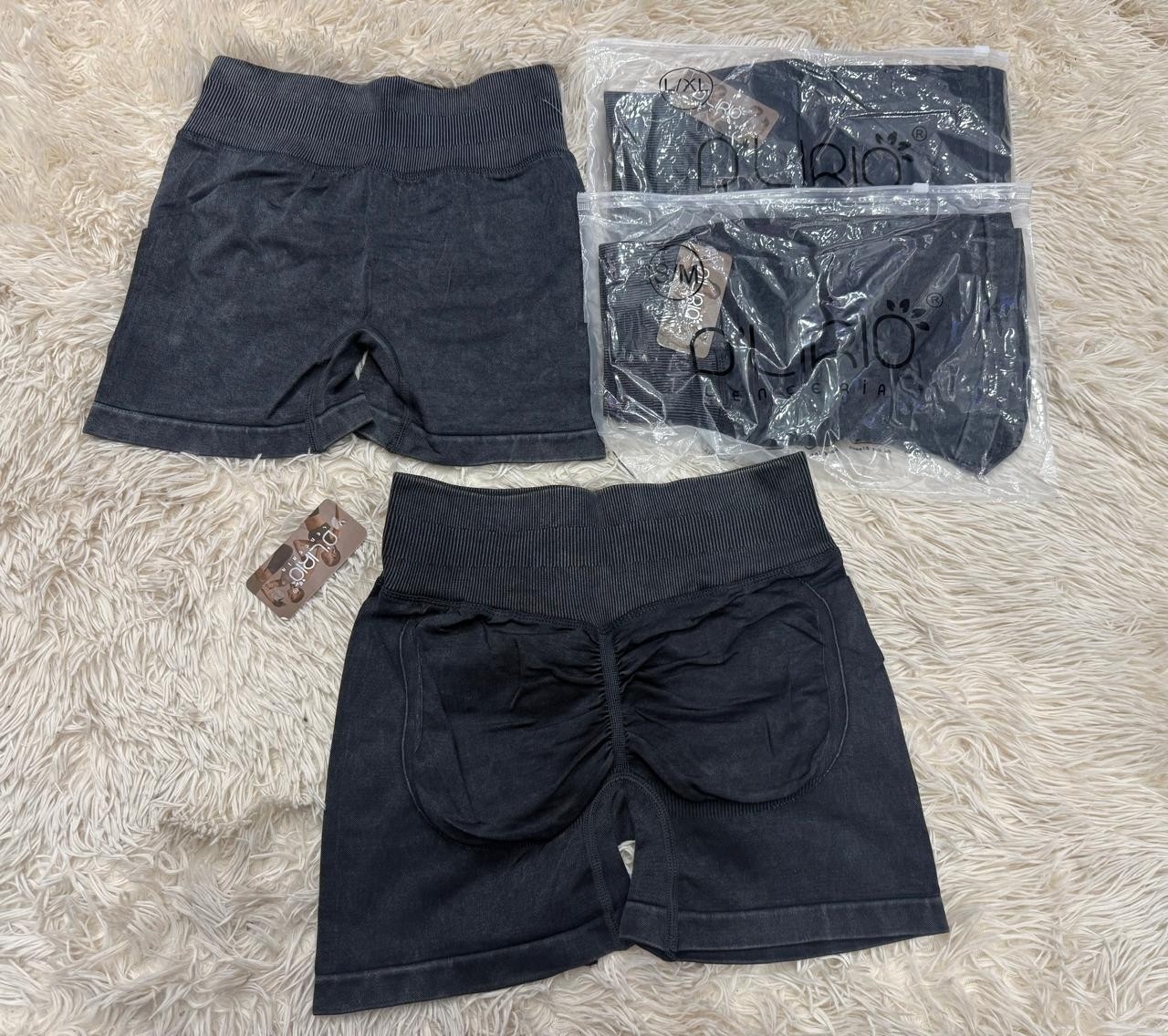 Hermoso Short Prelavado Corte Corazon, Total Black - Imagen 4