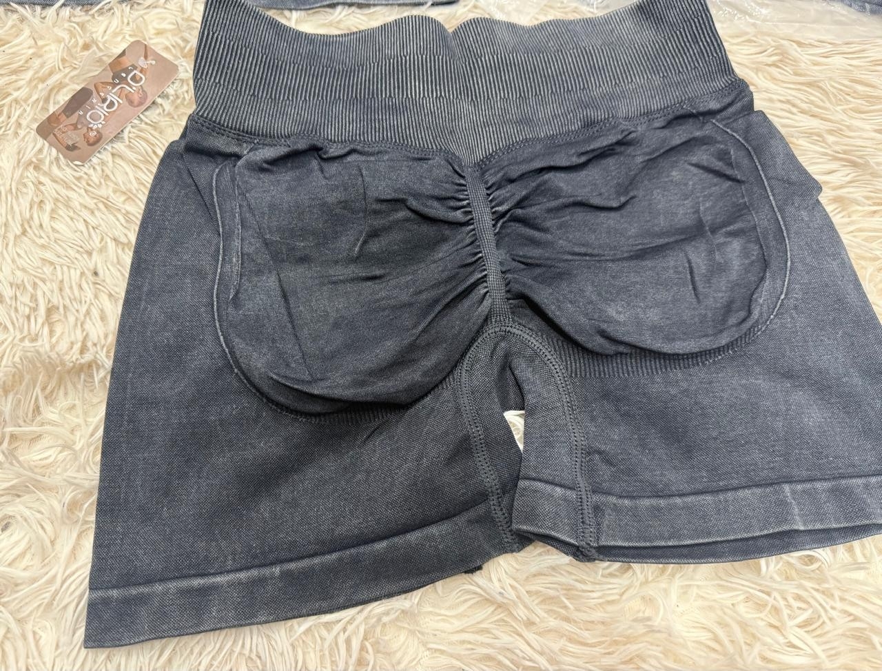 Hermoso Short Prelavado Corte Corazon, Total Black - Imagen 6