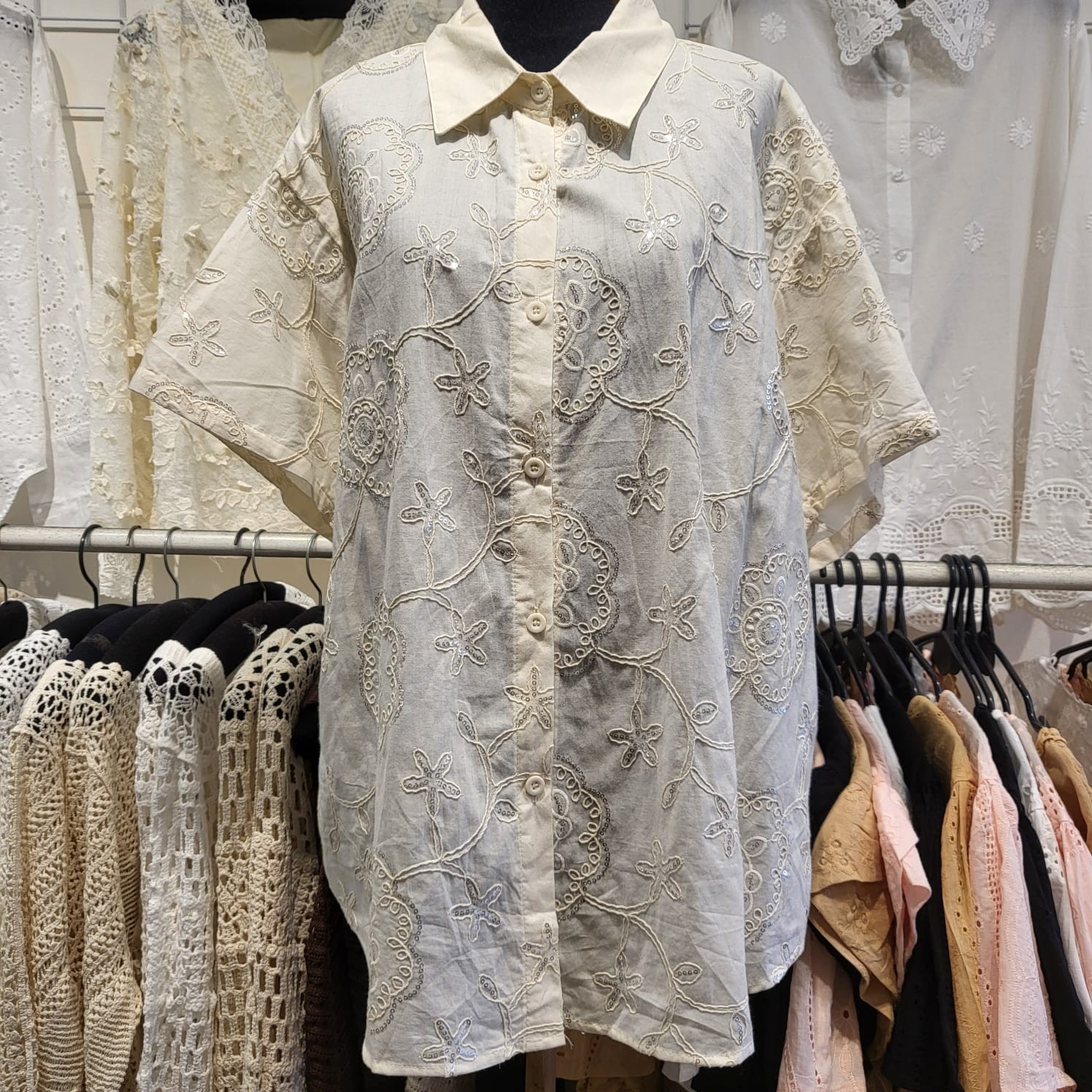 Camisa de Broderie Manga Corta Especial - Imagen 2