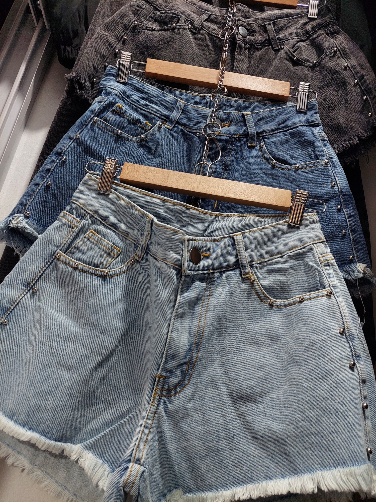 Short  de Jeans con Perlas  Solo  por Mayor - Imagen 2