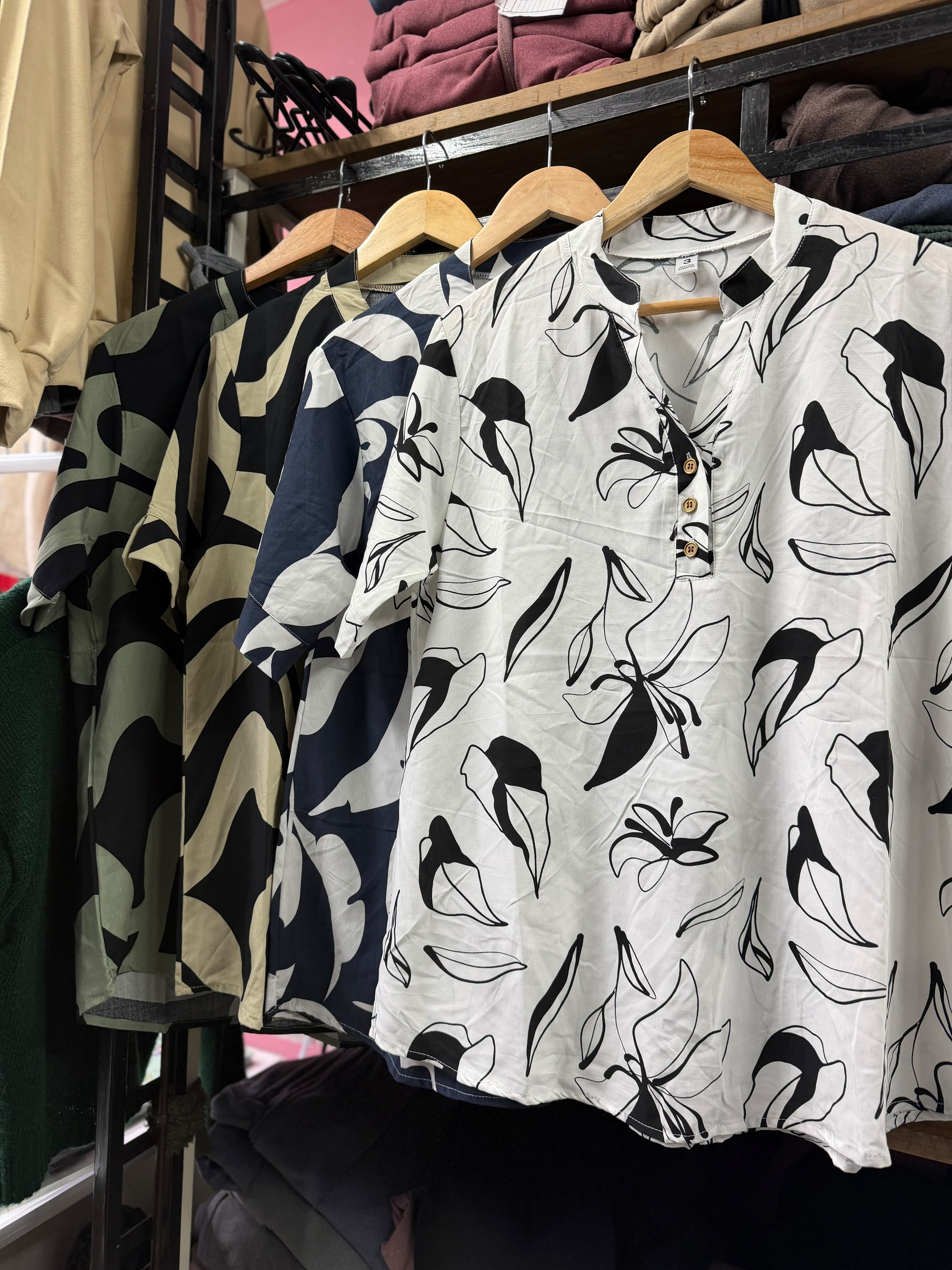 Camisola Cuello Mao, Manga Corta - 48bc1ba3-ec1f-4a30-aa65-6181ed53a016.jpeg
