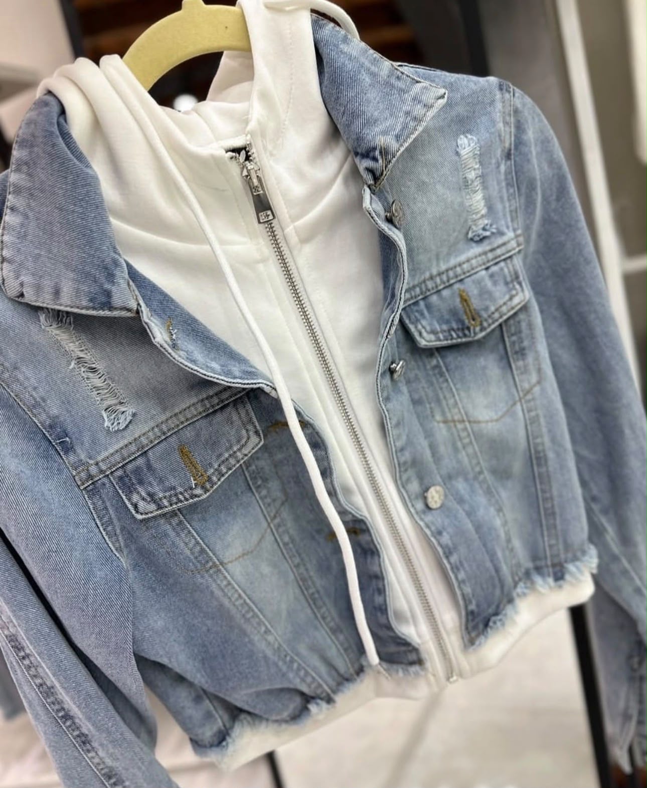 Campera Denim con  Capucha - WhatsApp%20Image%202026-08-25%20at%2015.15.45.jpeg