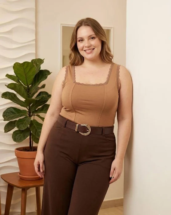 Musculosa Top Microfibra Cuello Cuadrado con Puntilla