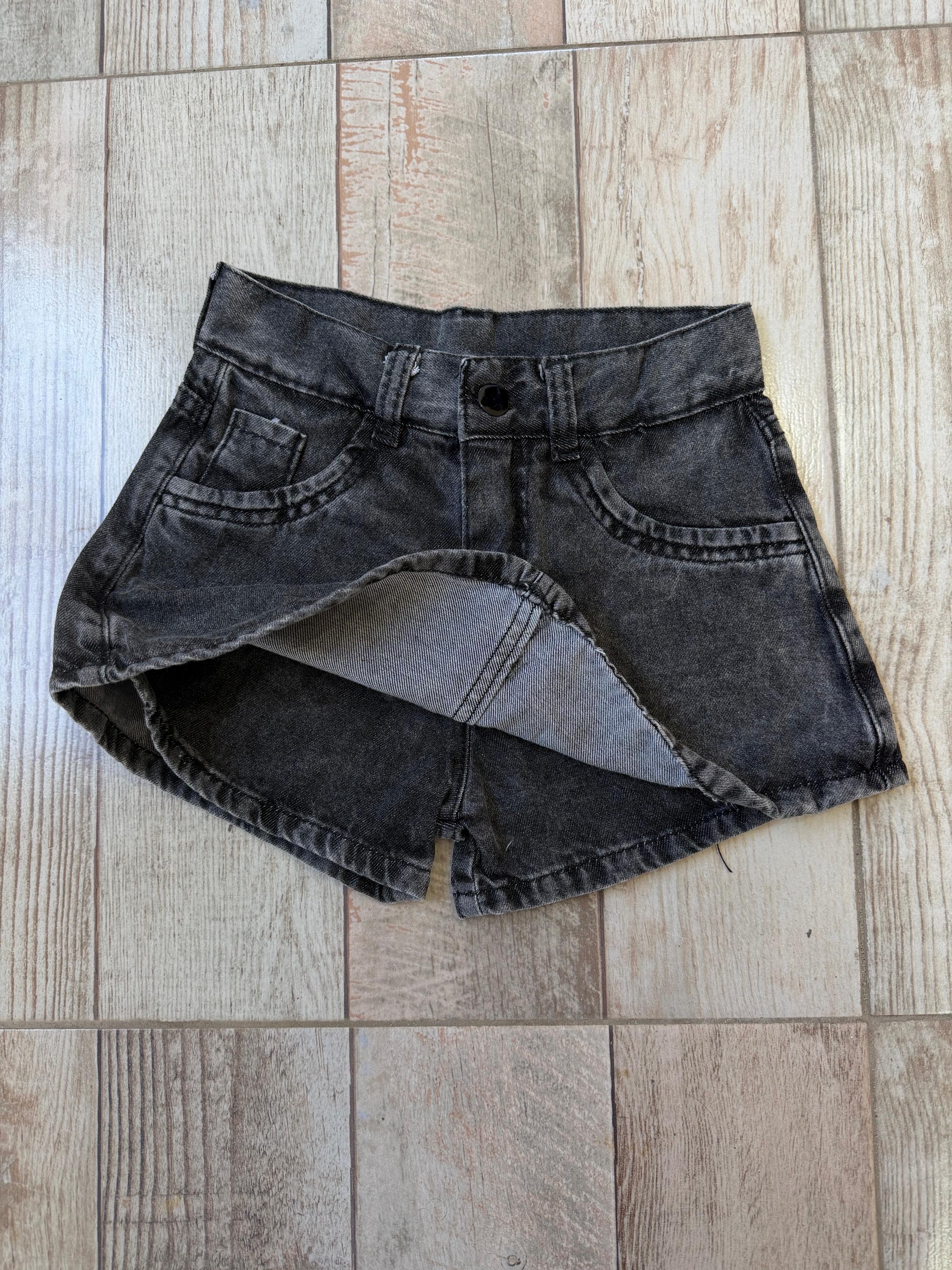 Short Pollera Niña - a2c70889-d3a1-481f-bd92-1ff7c3e3b7e4.jpeg