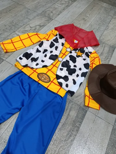 Traje Woody