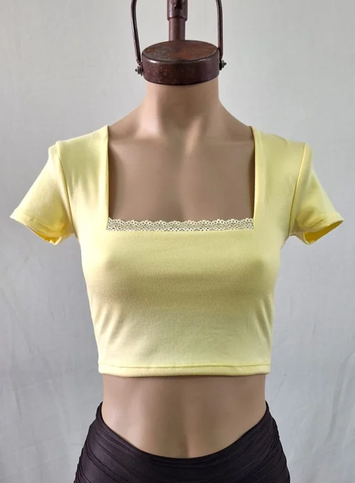 Remera Top Cuello Cuadrado Doble con Puntilla Modal Soft