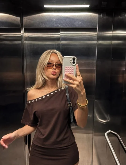 Remera Botón un Hombro