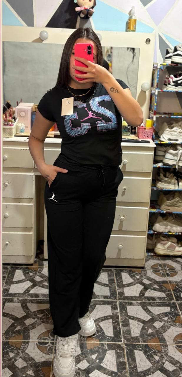 Remeras Jordan con Stras de Mujer - 1a78e567-2066-4f65-9154-a6106b53df31.jpeg