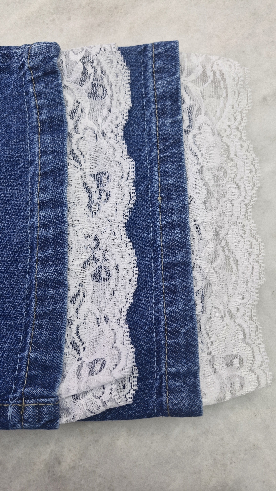 Jeans Rigido con Puntilla - Imagen 3