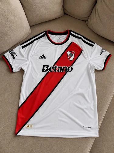 Remera River 2026