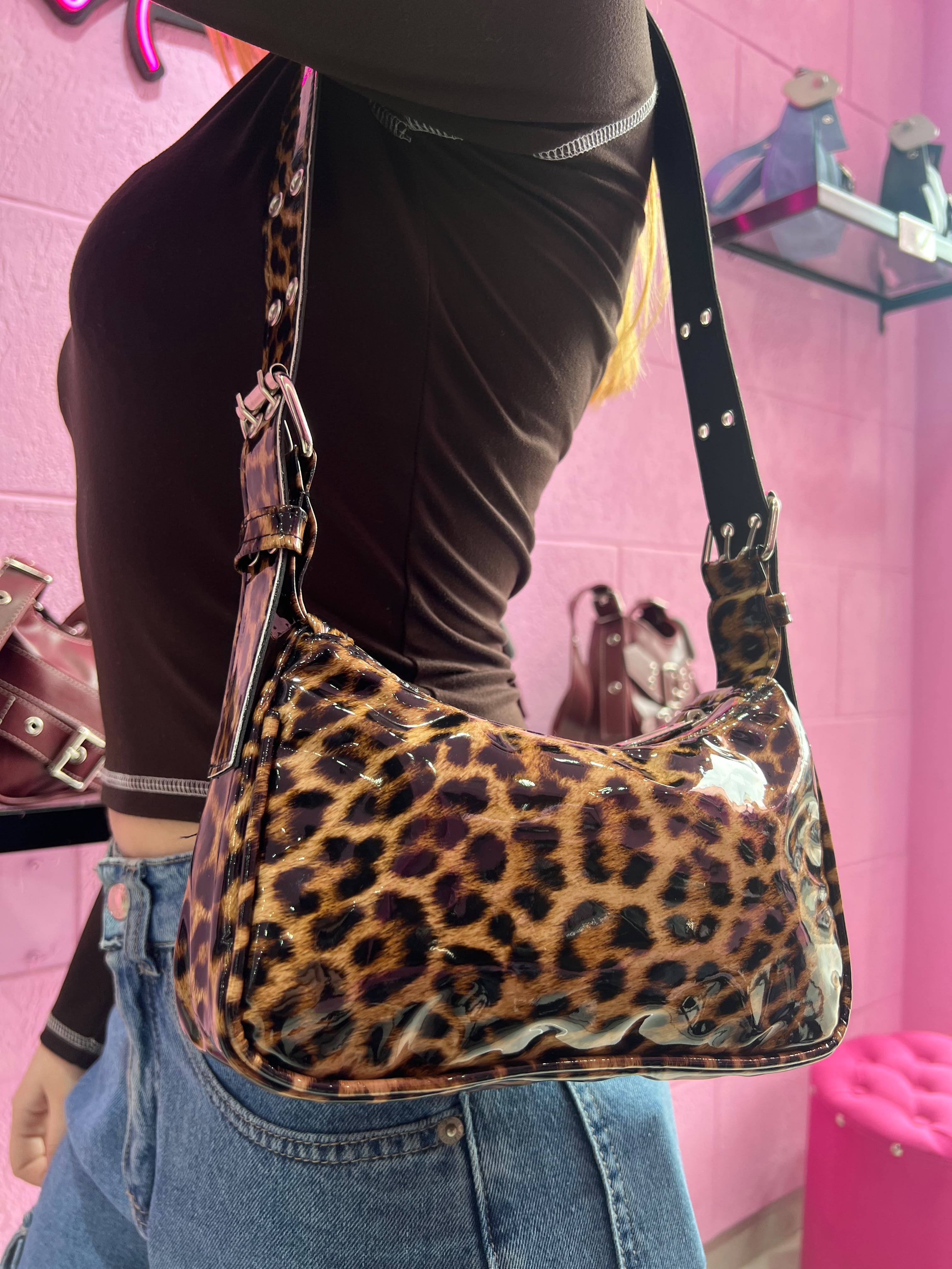 Cartera Mini Bag Baguette Charol Animal Print - 27bb9d1b-13e2-444f-8979-4d6842c76bfb.jpeg