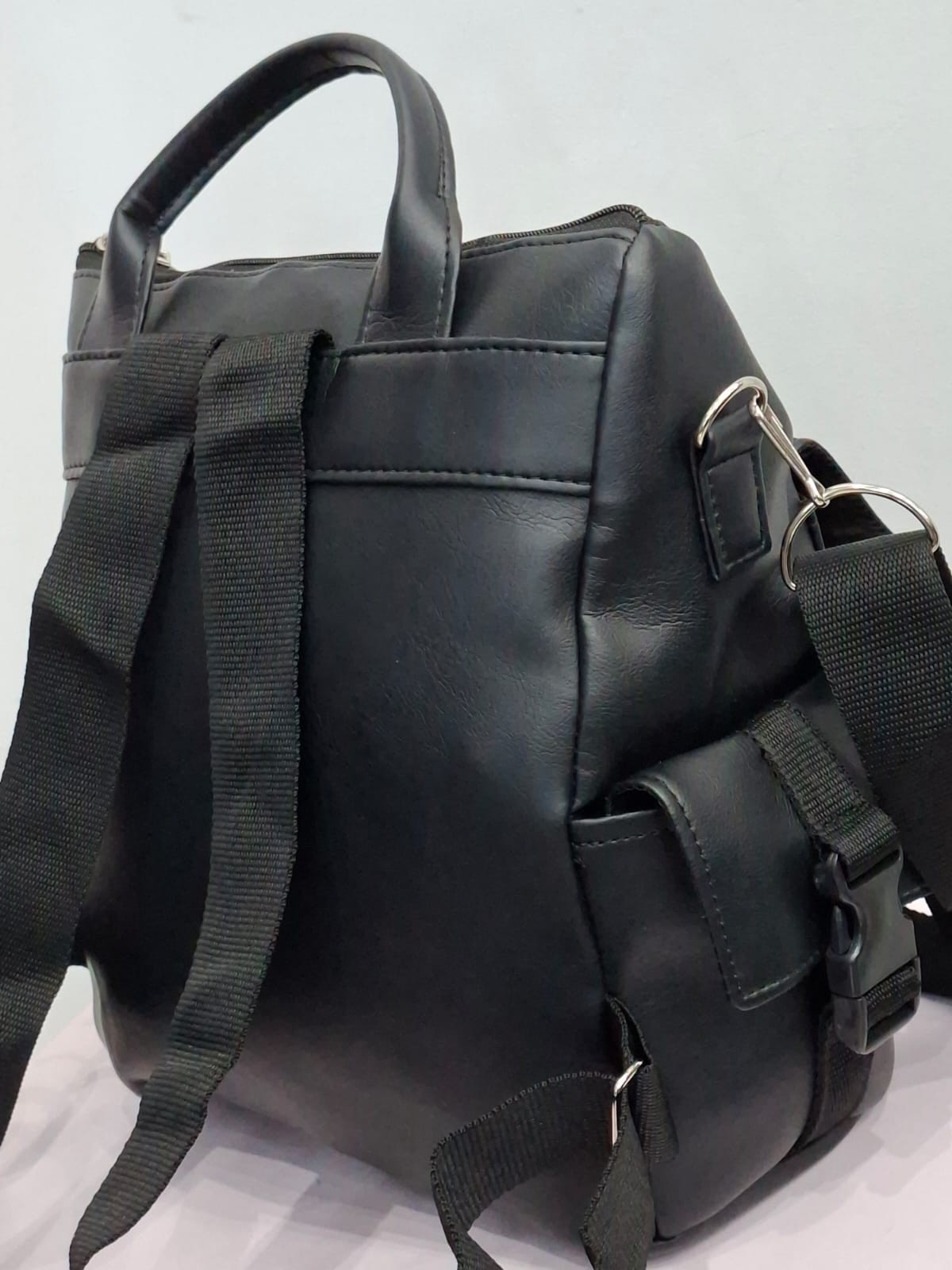 Mochila Bolso Cargo Eco Cuero - Imagen 9