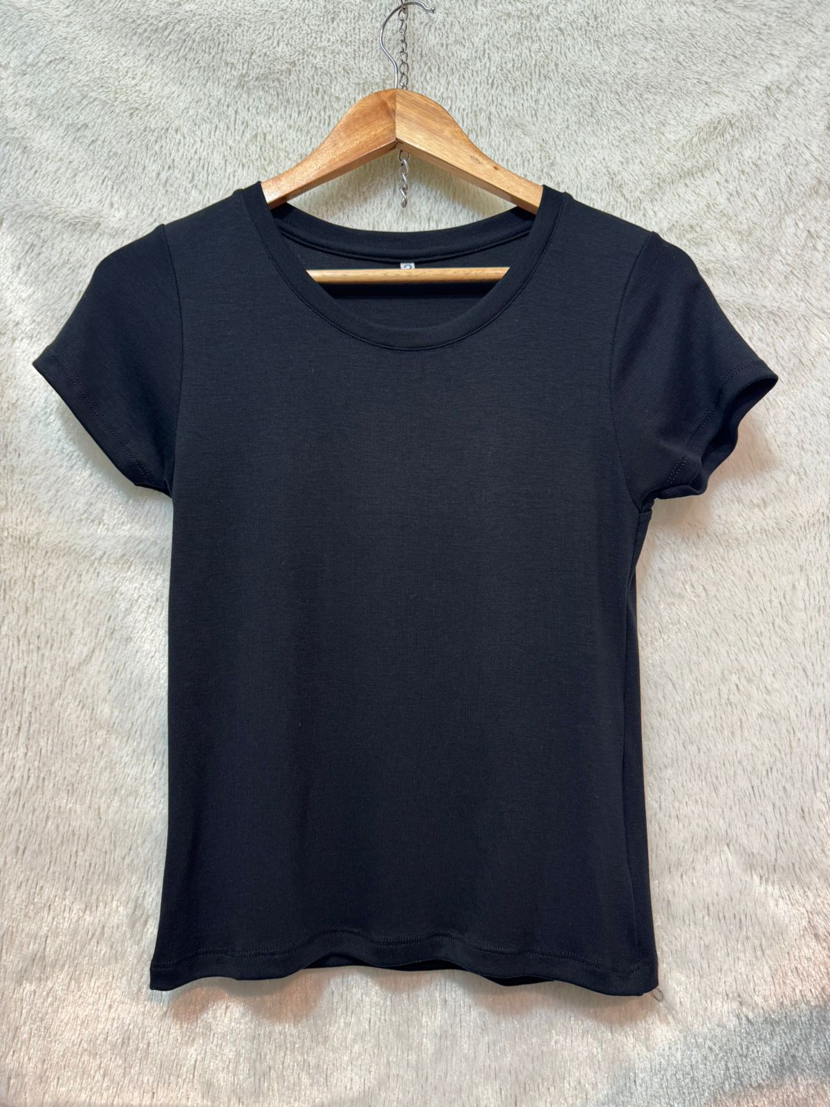 Remera Melvin Cuello Redondo - WhatsApp%20Image%202026-08-27%20at%2008.48.08%20(1).jpeg