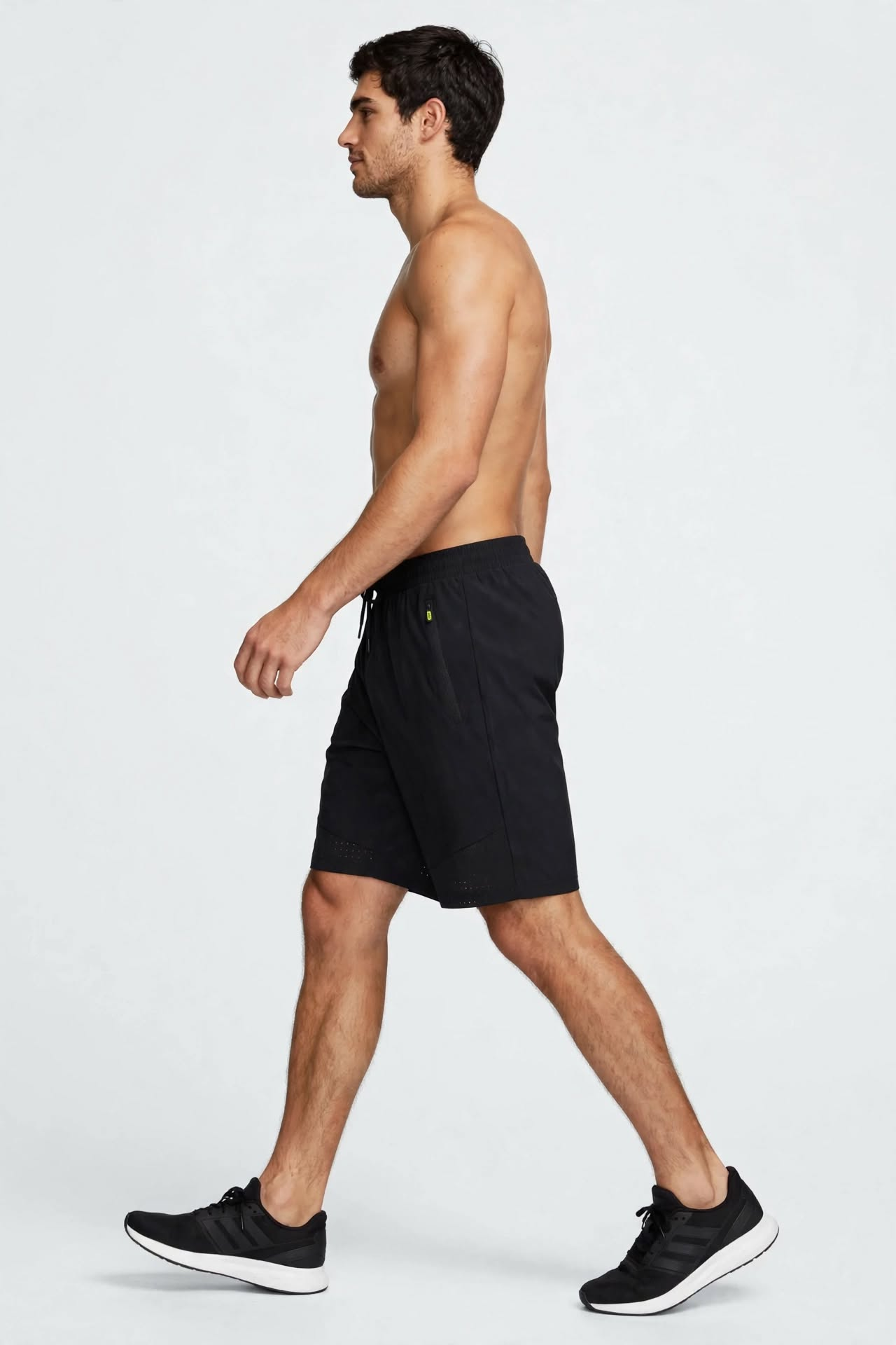 Short Deportivo Ature Importado - athletic_model_walking_profile.png