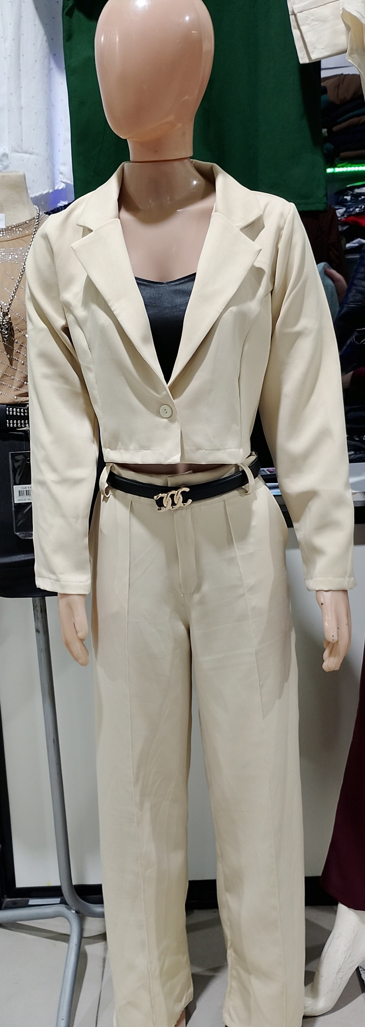 Conjunto Blazer Corto y Pantalón Sastrero - Imagen 2