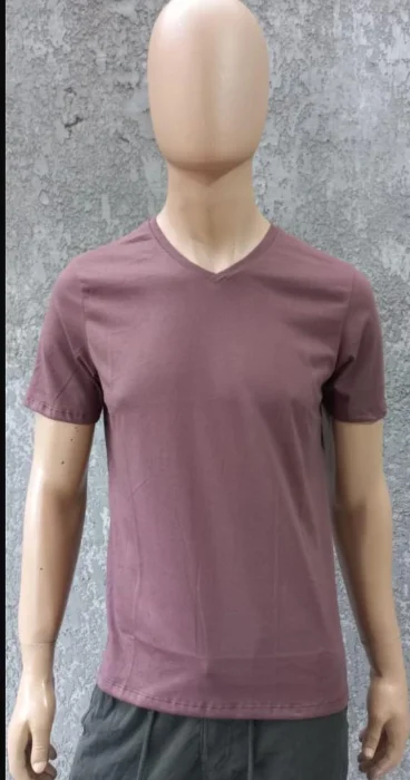 Remera Escote V para Hombre