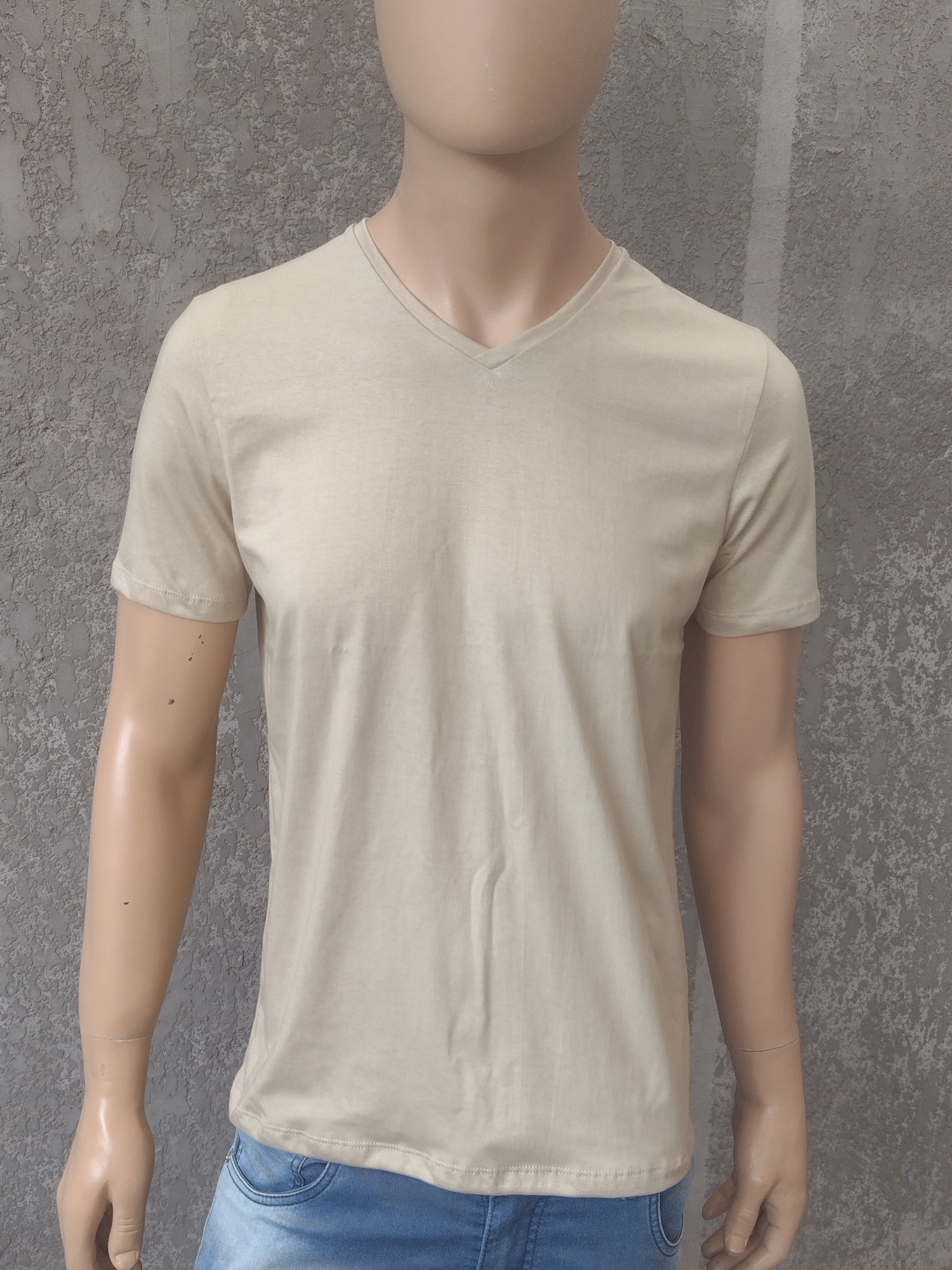 Remera Escote V para Hombre - Imagen 2