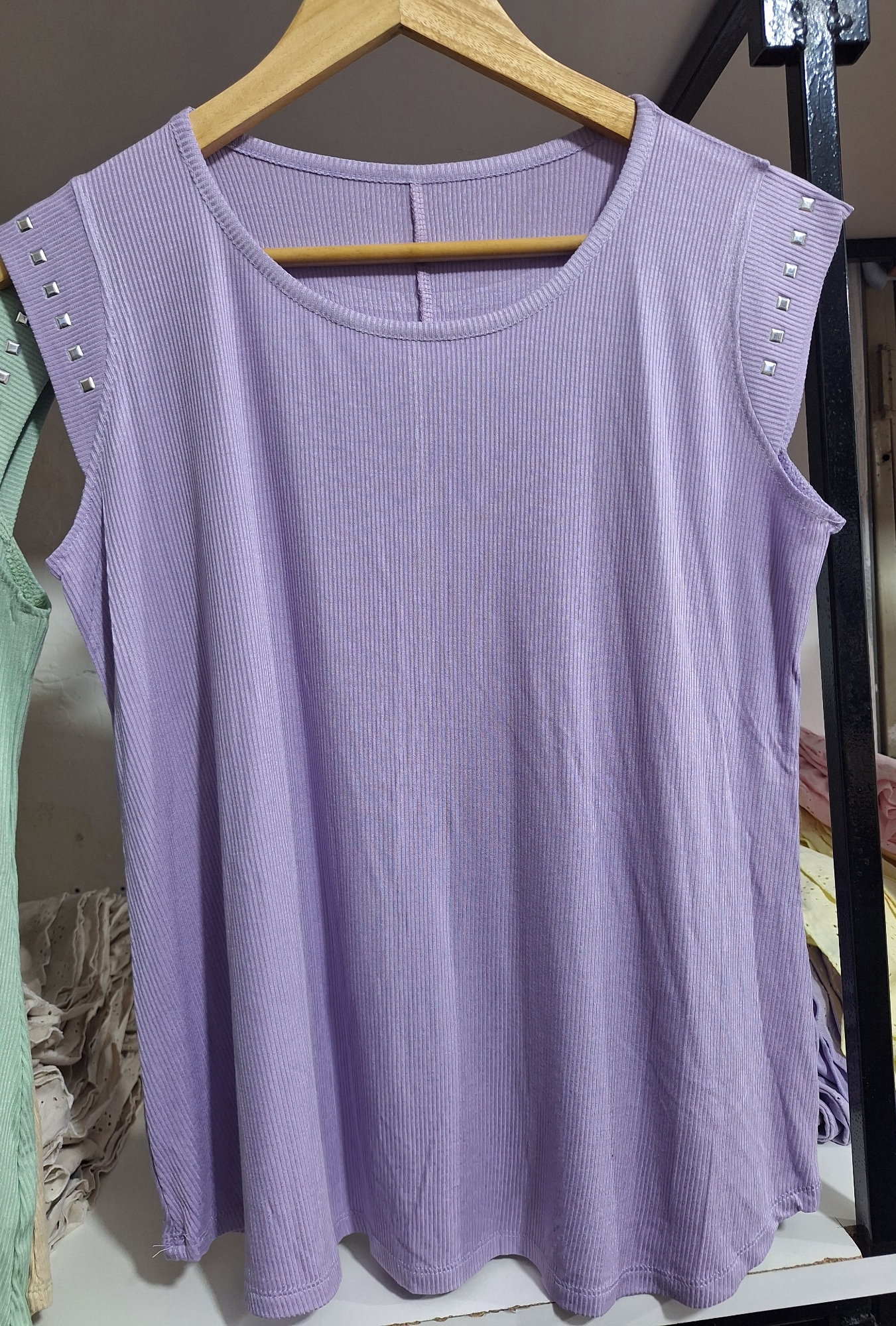 Musculosa Tachas - Imagen 2