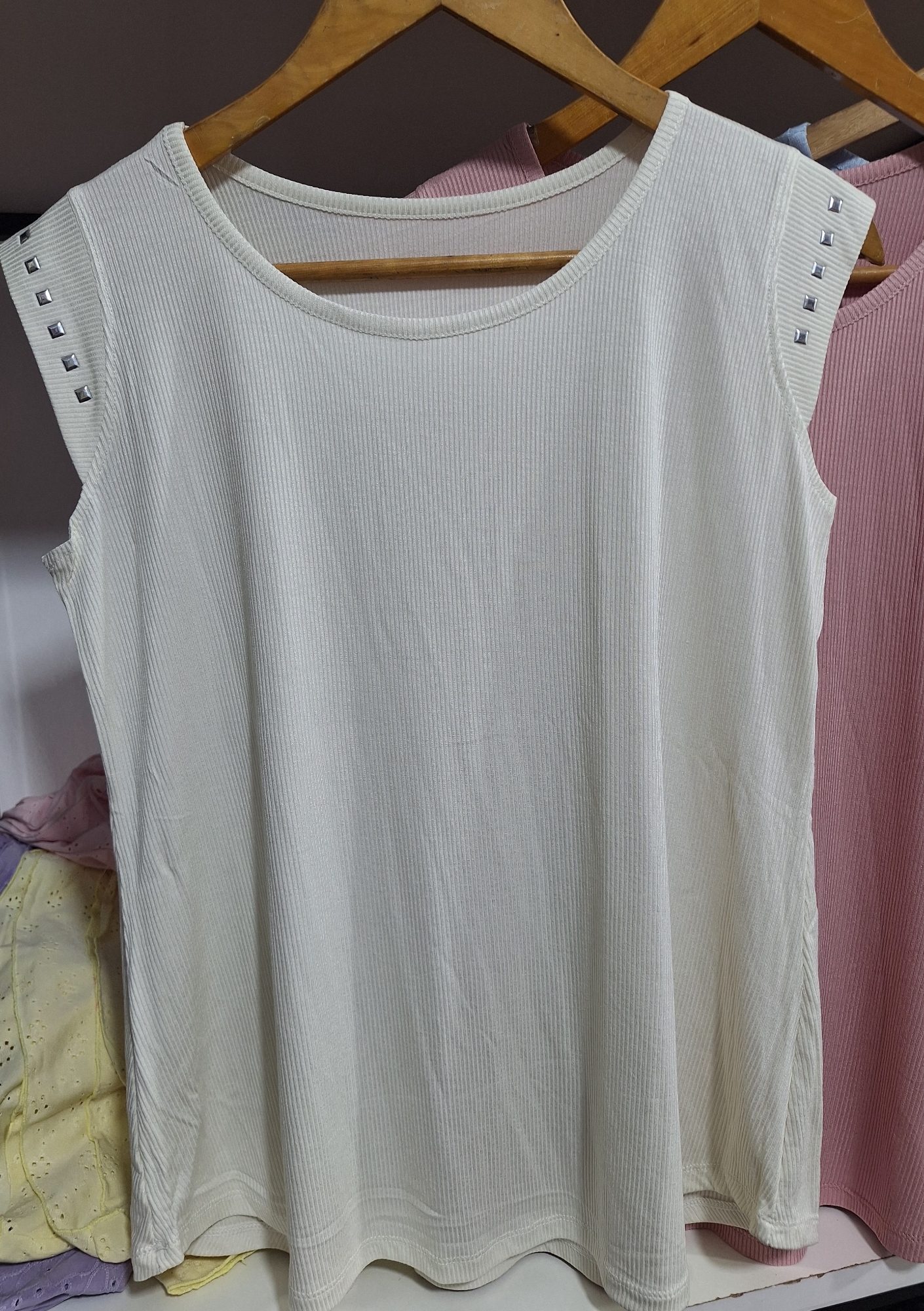 Musculosa Tachas - Imagen 3