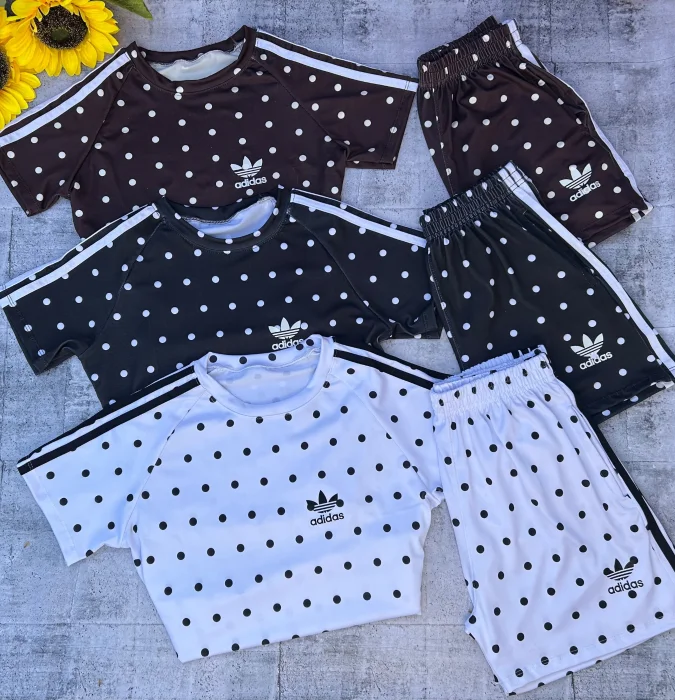 Conjunto Lycra Lunares Adi