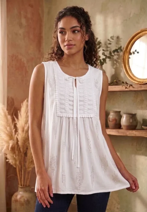P01 Musculosa con Aplique