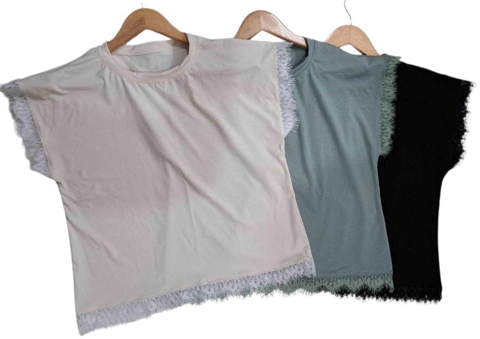 Remera con Puntilla de Algodón Lycra - Imagen 2