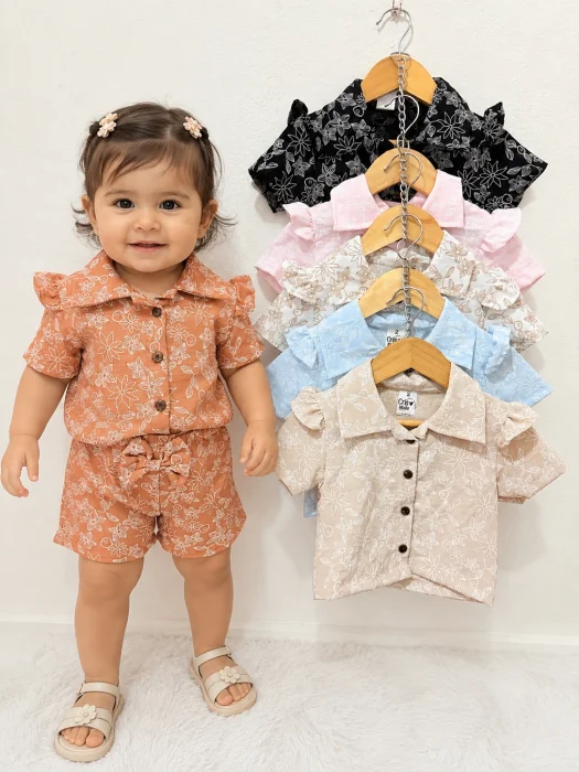 Conjunto de Beba Camisa con Short Moño