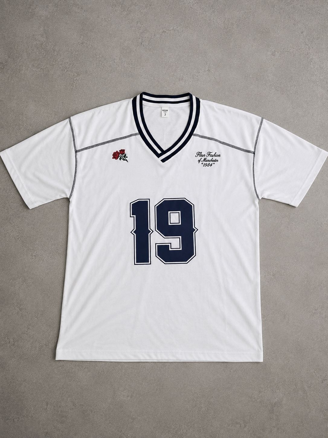 Remera Over en Cuello V Tejido - Imagen 3