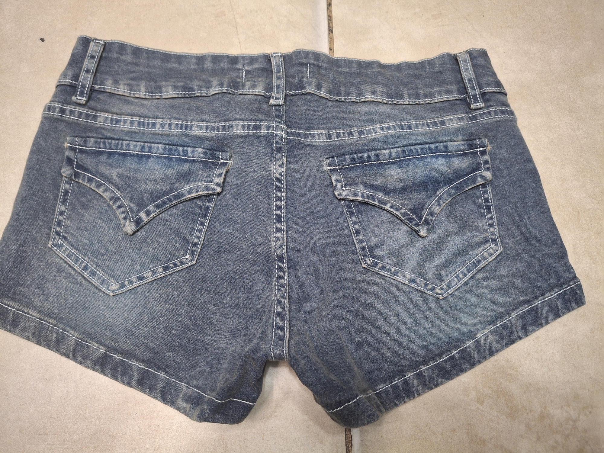 Short Tiro bajo Elastizado Color Oxido con Tapita Atras - Imagen 2