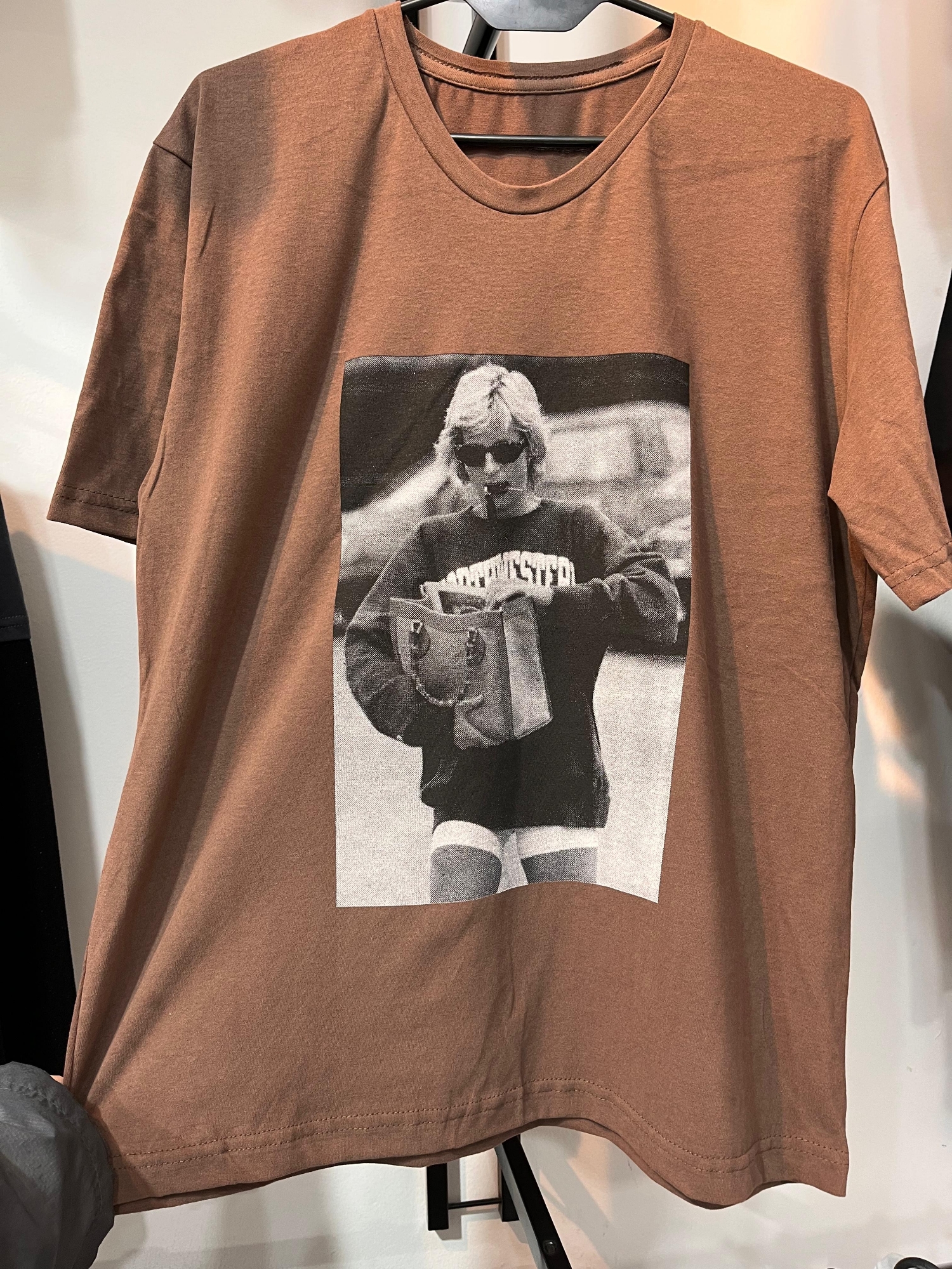 Remeron Corto Oversize con Estampa 05 Lady Di - Imagen 2