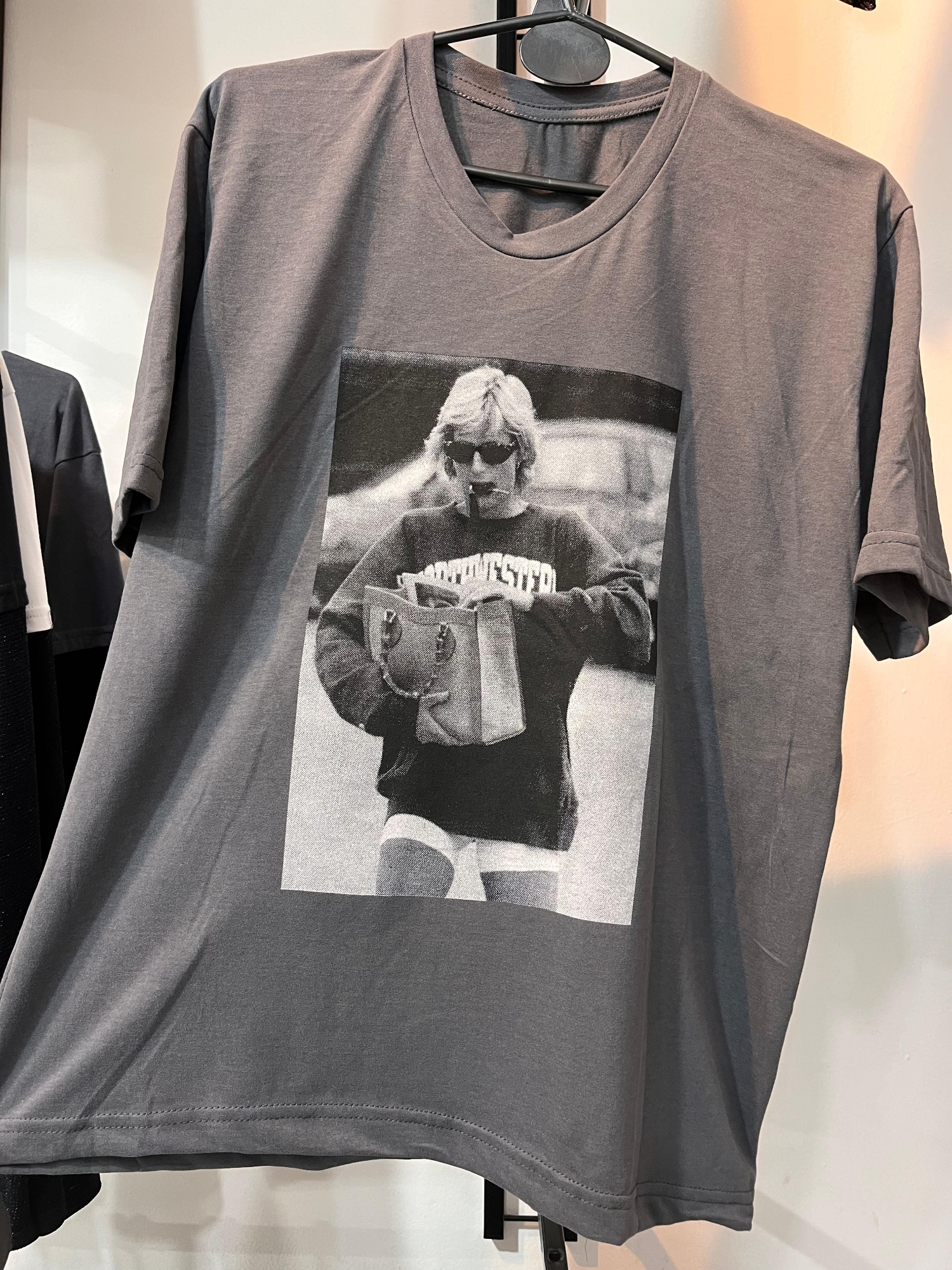 Remeron Corto Oversize con Estampa 05 Lady Di - Imagen 3
