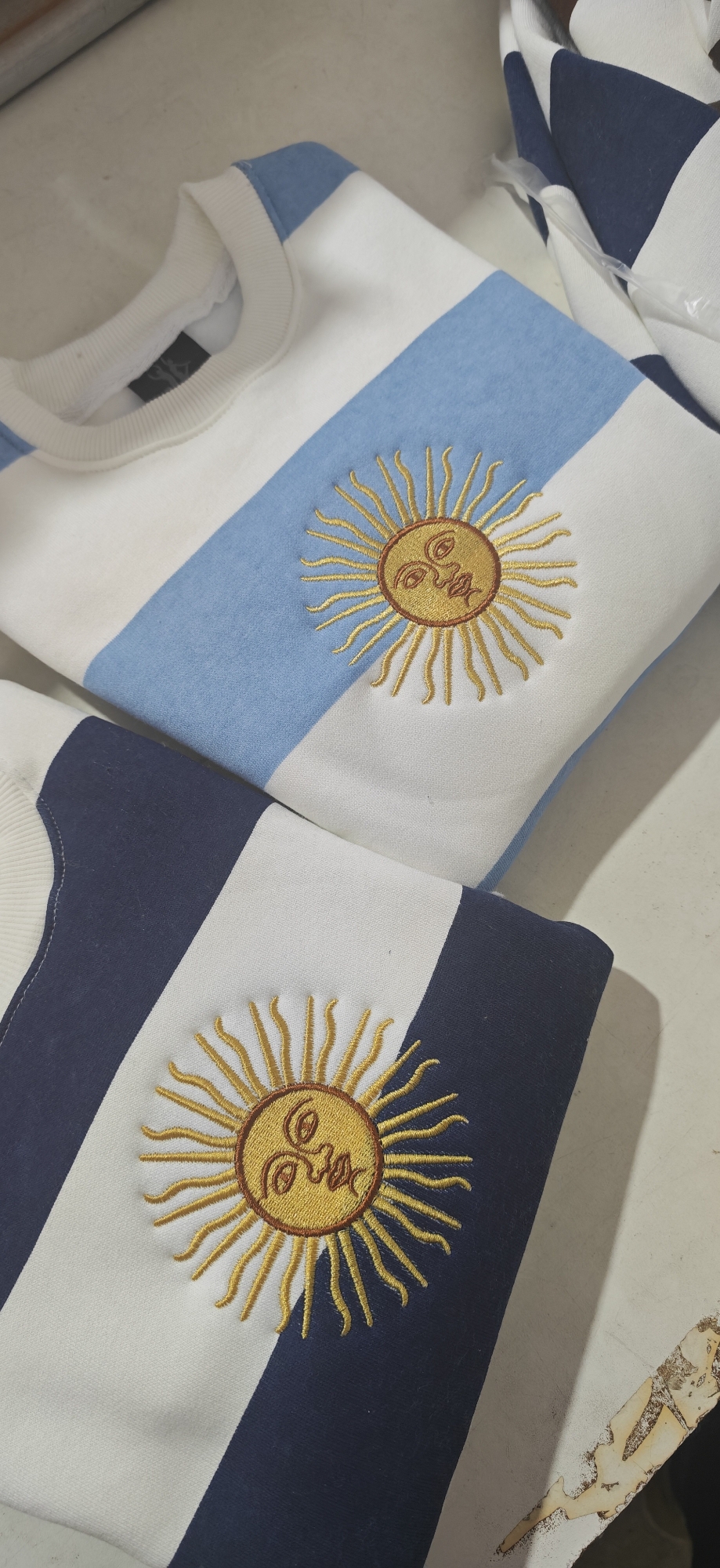 Buzos Sol de Mayo Argentina y Malvinas - Imagen 2