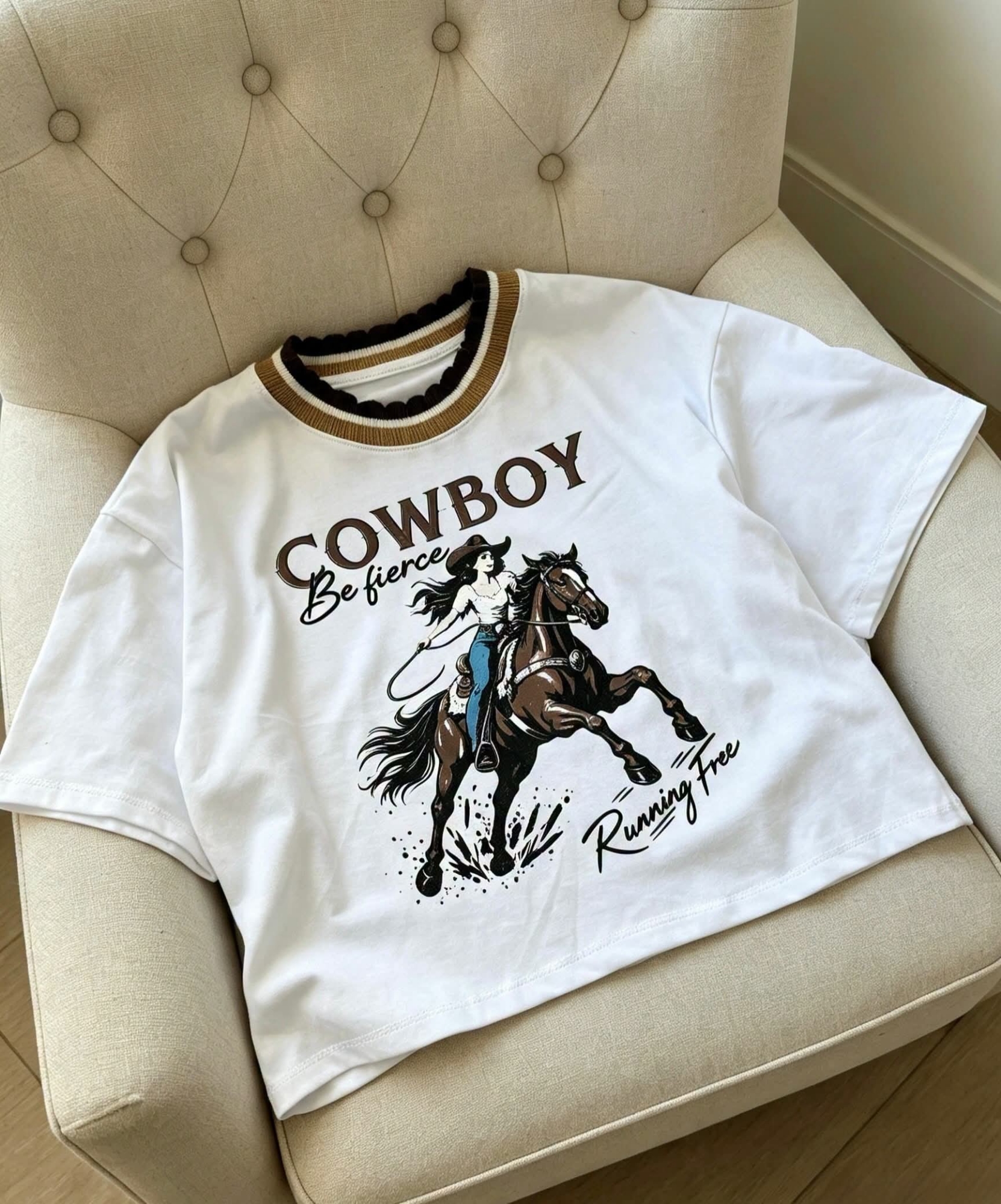 Remera Estampada con Cuello Tejido Tendencia - Imagen 3