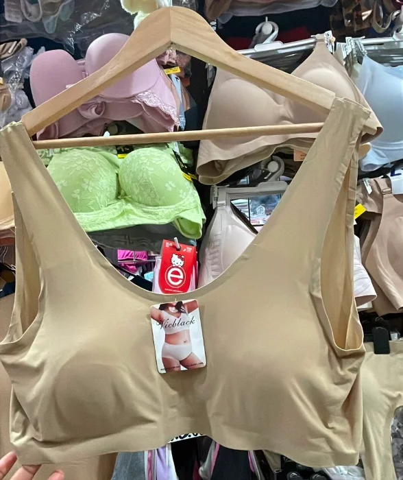 Top Especiales Segunda Piel con Broche