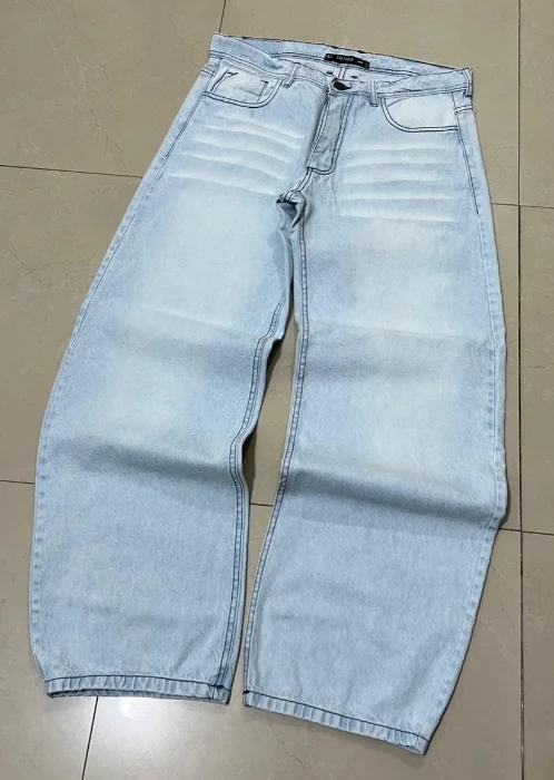 Pantalón Maxi Baggy Celeste Localizado + Bigote