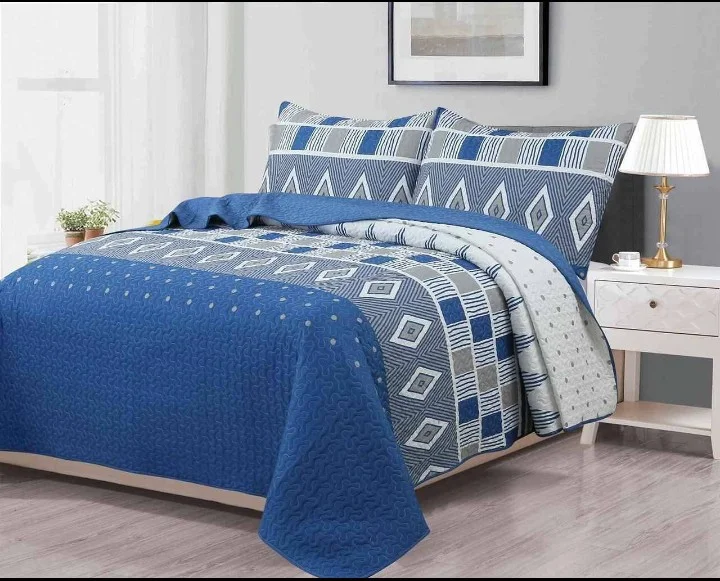Colcha 2 1/2 Reversible con 2 Fundas de Almohada - Imagen 1