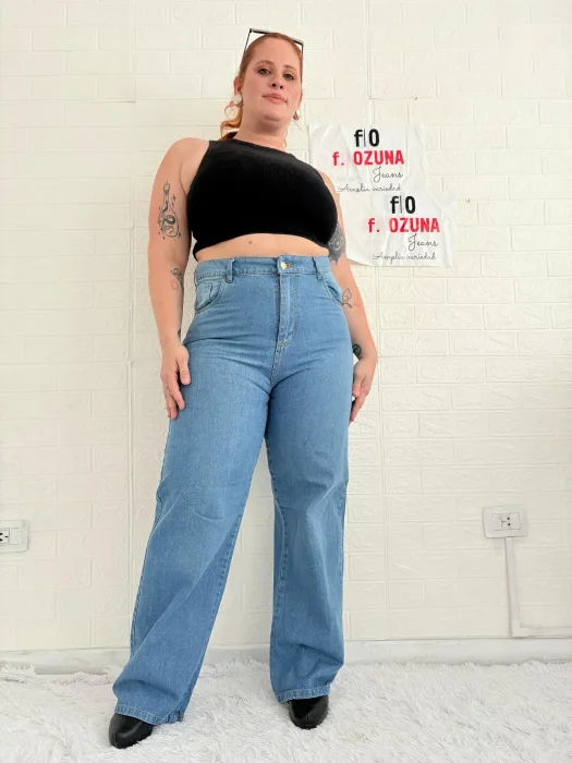 Wide Leg Elastizado. Color Celeste Localizado