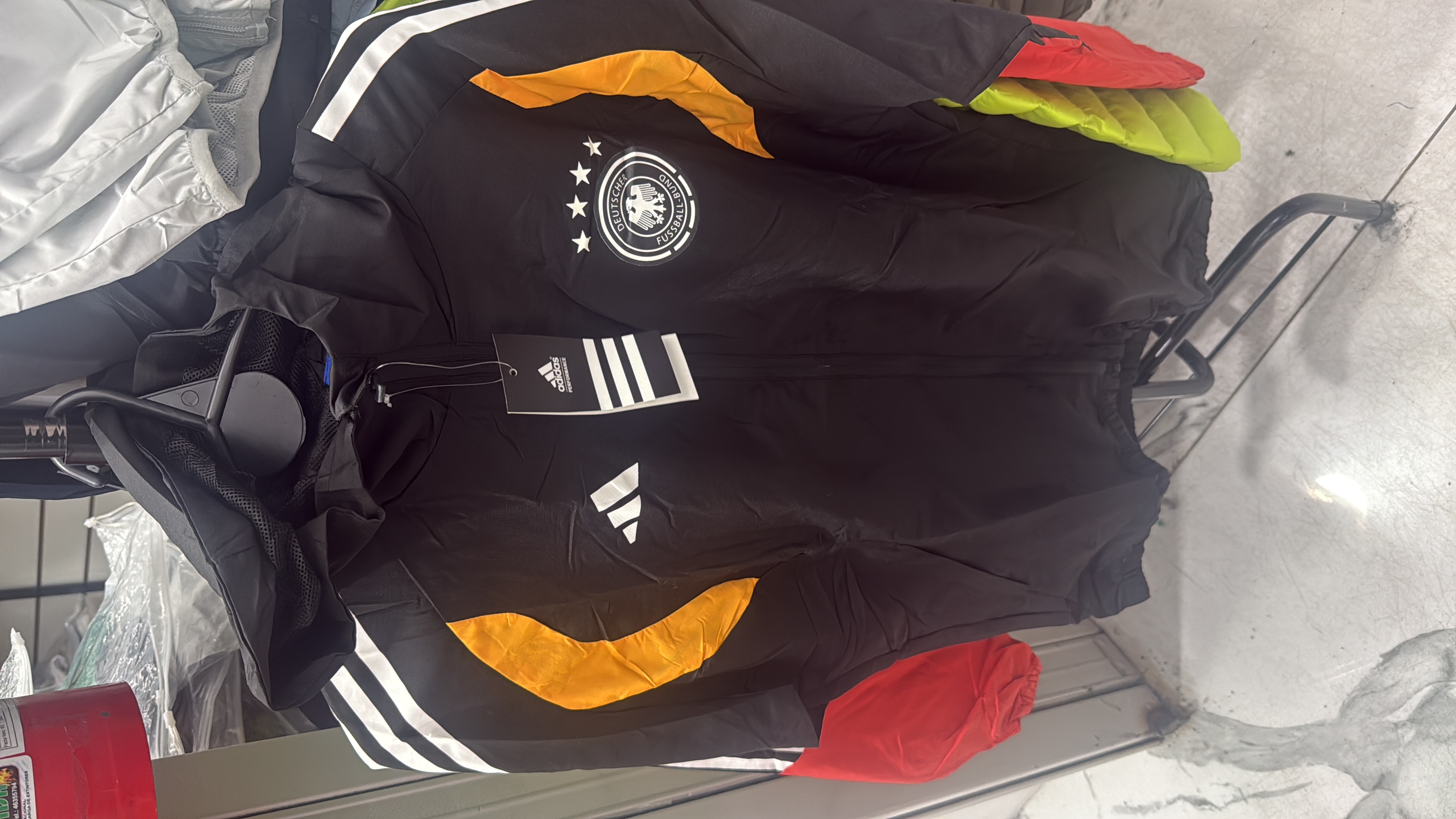 Campera Futbol G5 Rompeviento - 599153F0-C372-4860-A2F6-E59628E00CD5.jpeg