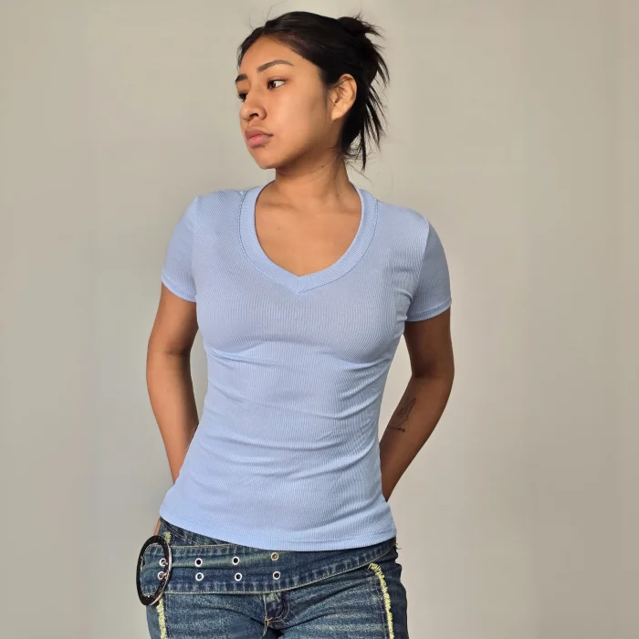 Remera Cuello V