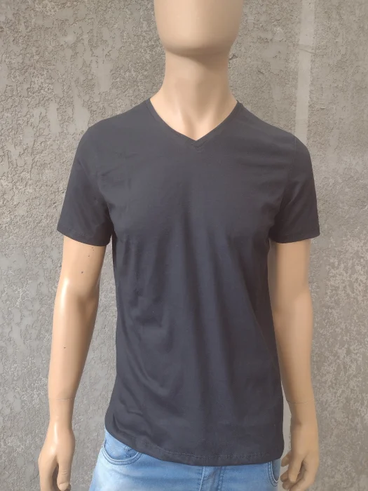 Remera Escote V